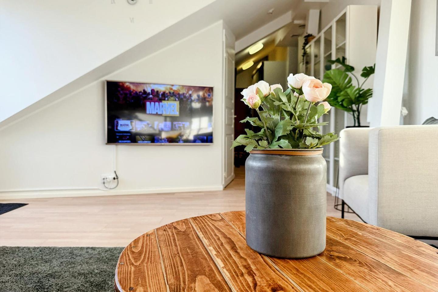 Skyroom - Sauna, Family-friendly & Skyline Views